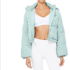 😍ALO! **LIMITED EDITION** color velvet blue puffer size large